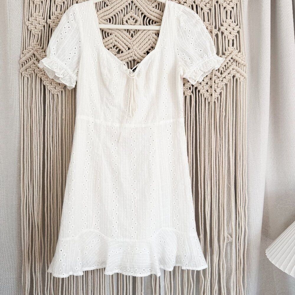 Lulus Rapunzel White Eyelet Lace Mini Dress Size Medium EUC